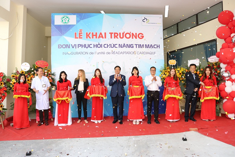 18.10.2022 khai truong 1